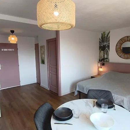 Апартаменты La Roseraie Du Chateau Climatise! Греу-ле-Бэн