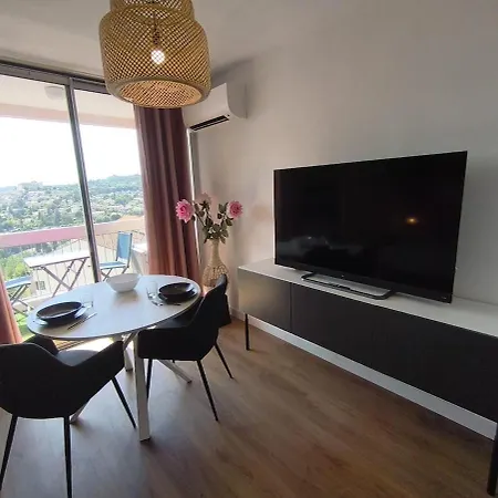 La Roseraie Du Chateau Climatise! * Греу-ле-Бэн