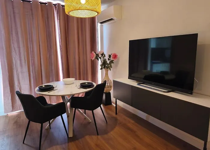 La Roseraie Du Château Climatisé! * Gréoux-les-Bains